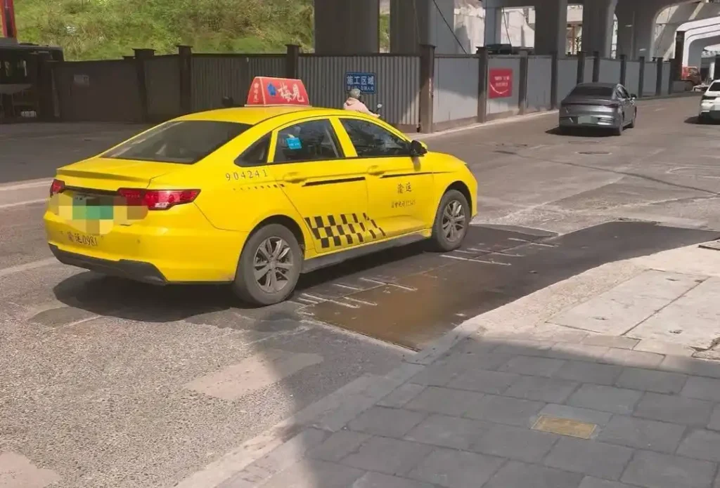 Why Foreigners Praise China’s Efficiency