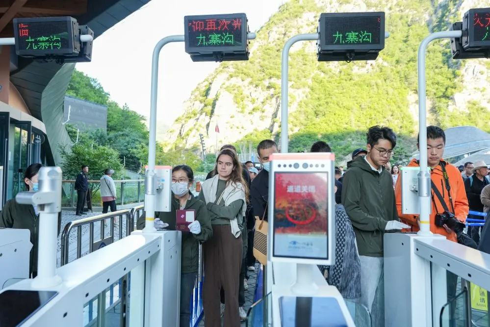 International Tourists Entering Jiuzhaigou Park